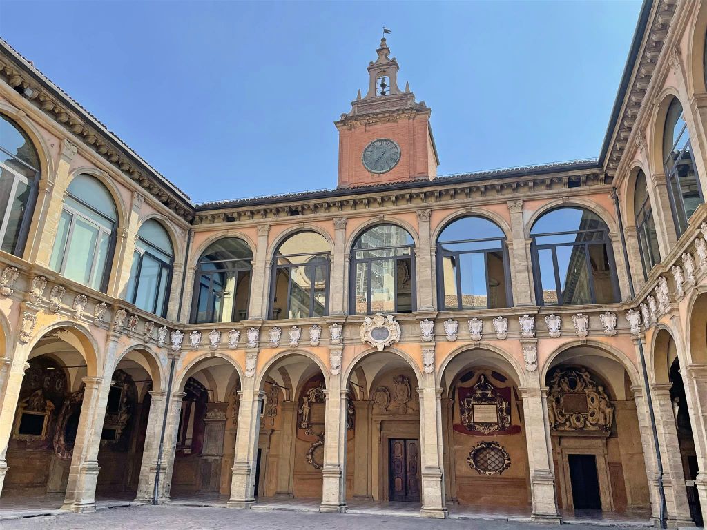 BOLOGNA - de universiteitsbibliotheek