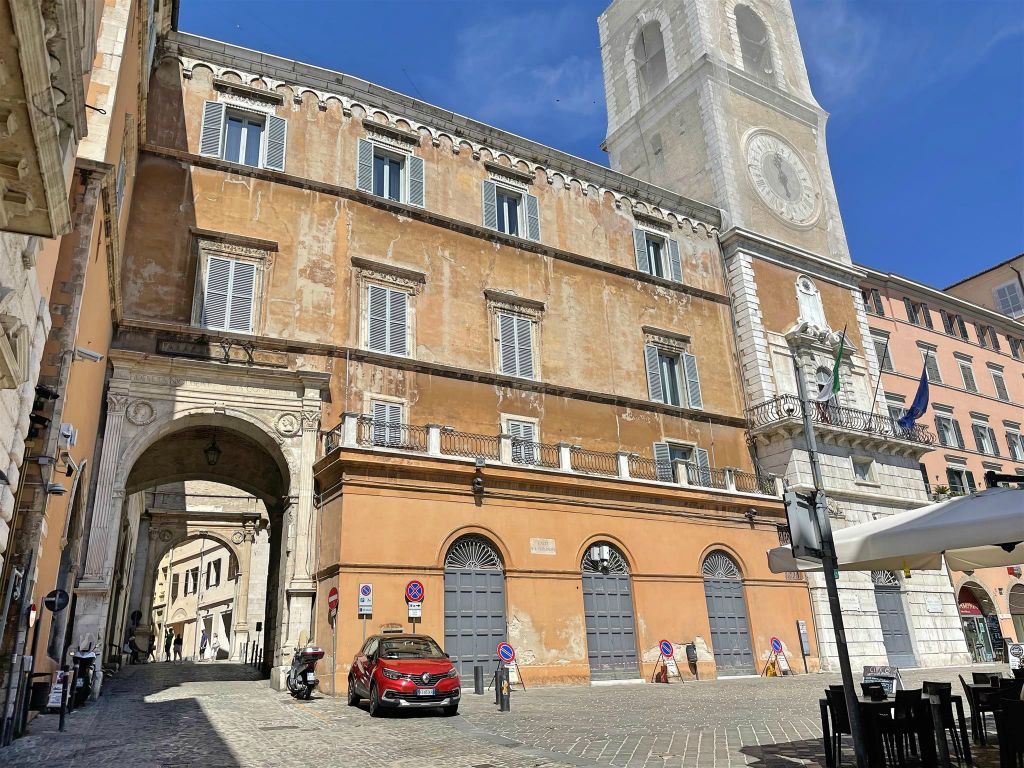 ANCONA - het regeringspaleis