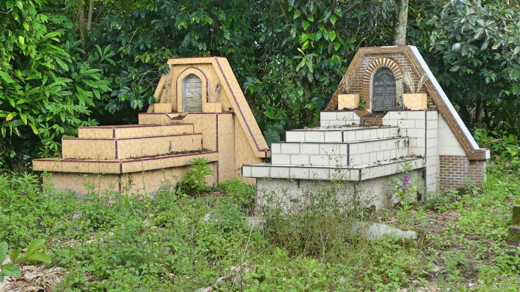 BERASTEPU - twee graven