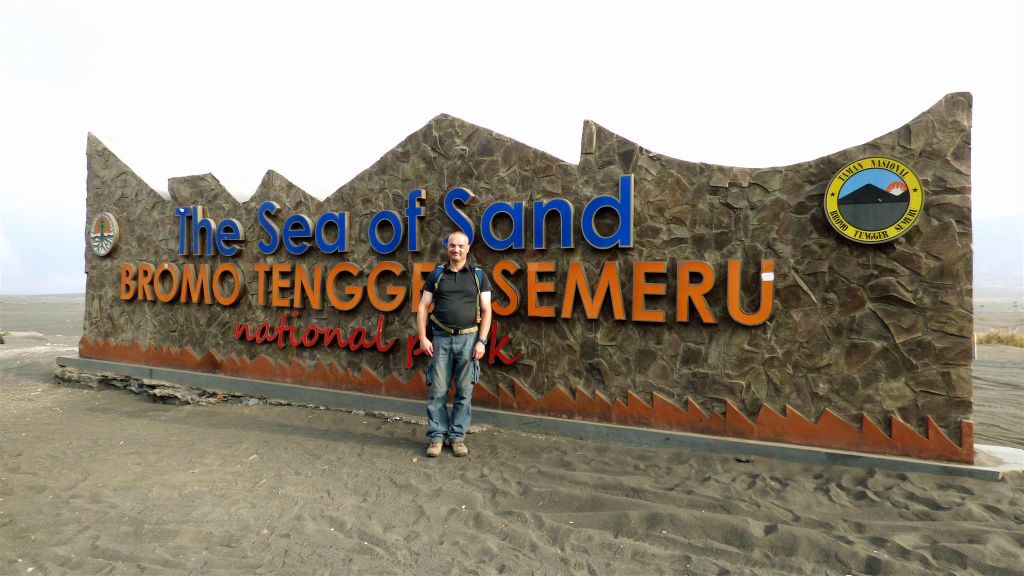 NATIONAL PARK BROMO TENGGER SEMERU - Carlos in het park