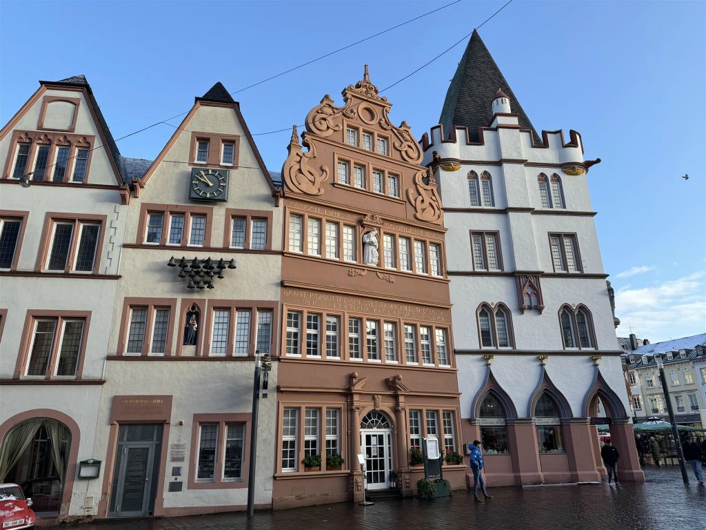TRIER - het rode huis