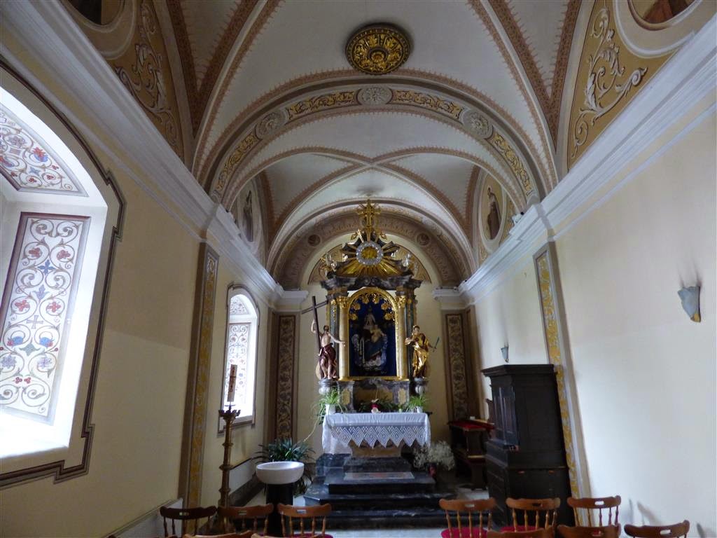NOVO MESTO - binnen in de kerk van St. Leonard