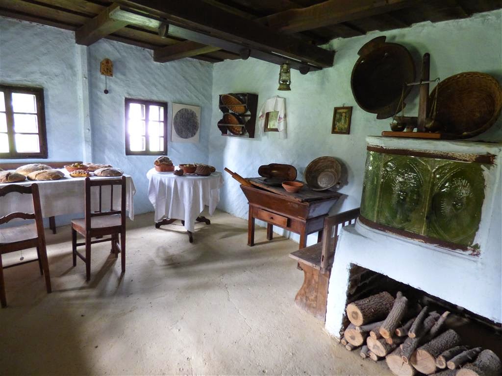 KUMROVEC (geboorteplaats van de Joegoslavische president Tito) - een ruimte van de bakker bij het openluchtmuseum