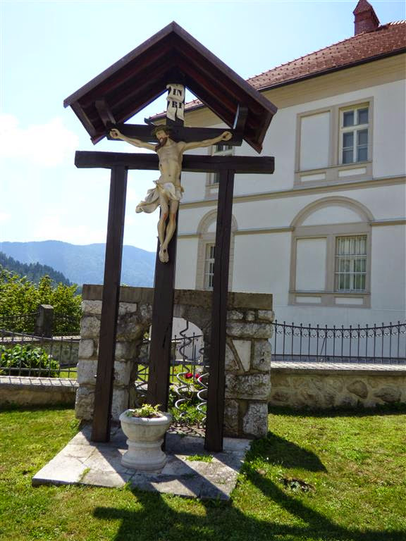 BLED - een kruis bij de St. Martinuskerk